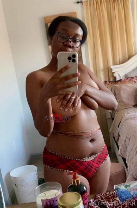 # random selfies like this to tease you 😘
@xasialynnx