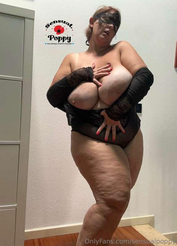 sensualpoppy image #4