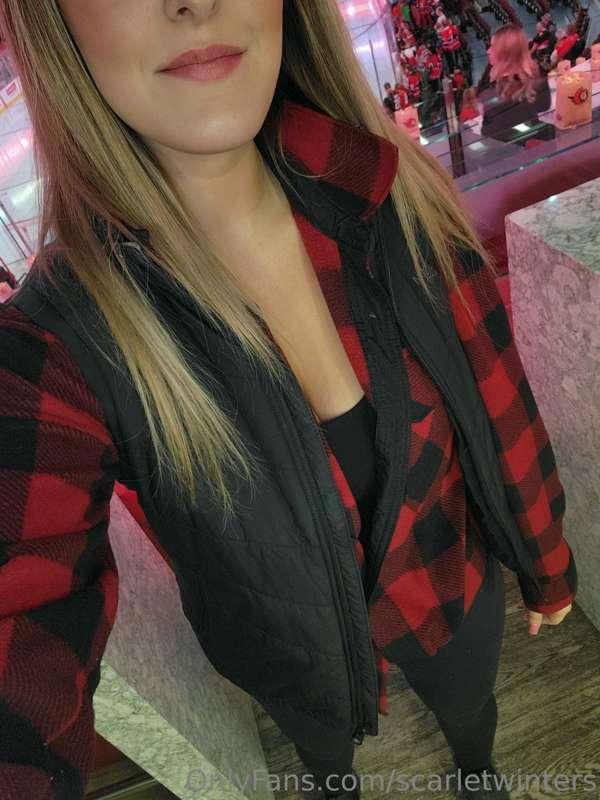 Out for the night babes. 😉 🏒  I'm gonna have fun tonight xx ..