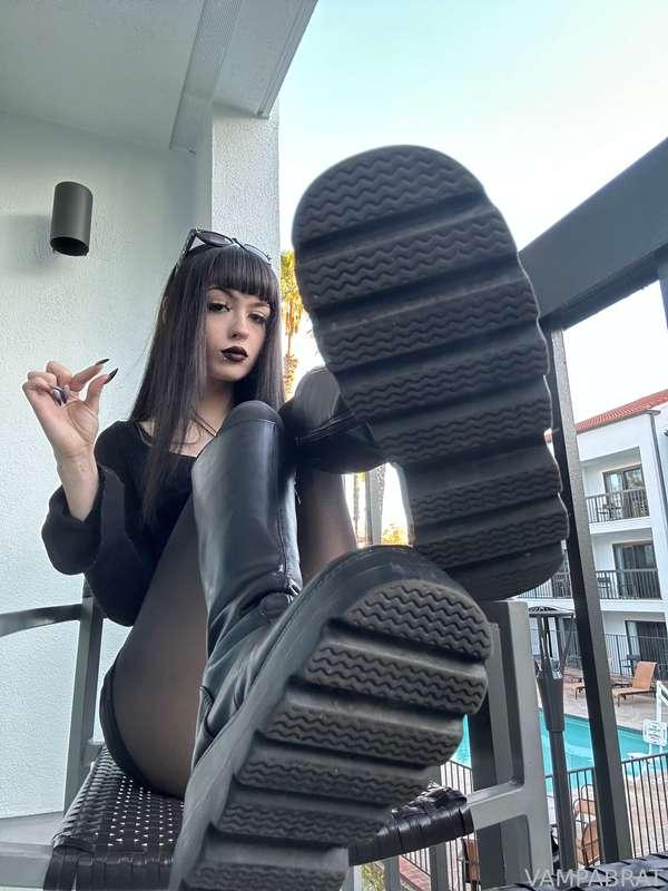 madamzombodomme image #2