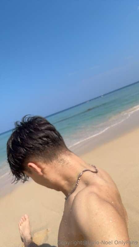 Let's play a little bit😈Guess in comments: Who will be my co..