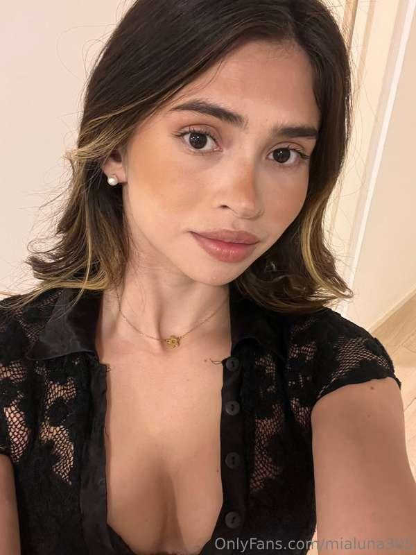 do I look like a good girl? 😇