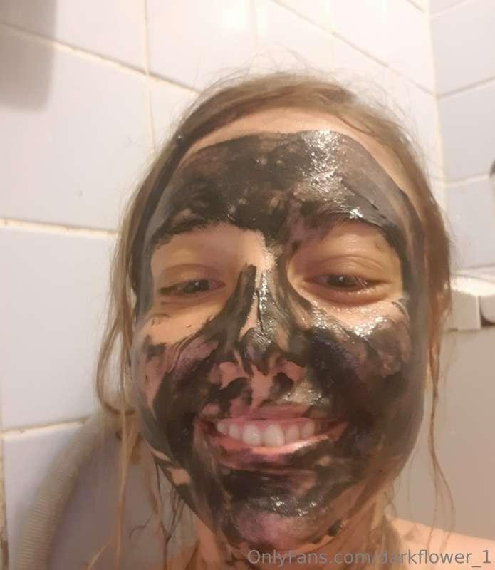 Hiya! Carbon mask 🤣