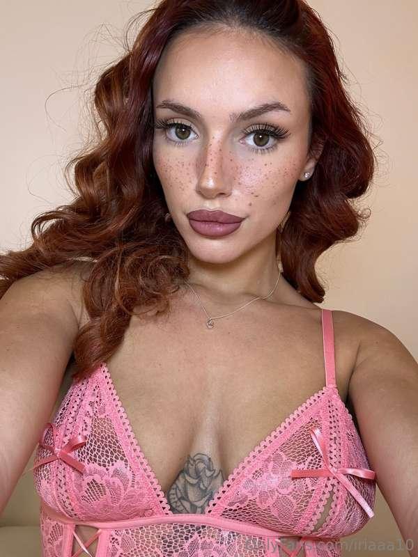 Je viens te tenir compagnie ce soir ? 🤤 Dis le moi en DM.