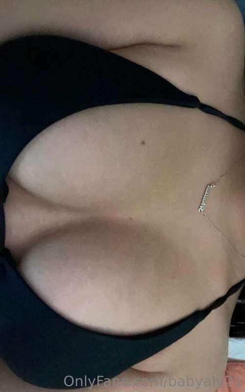Ass or titties?😝