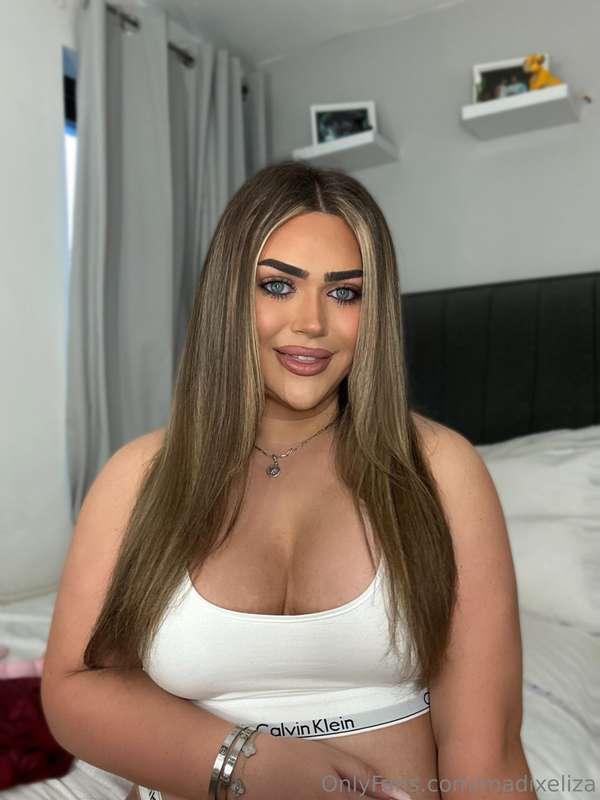 Eyes are up here babe 😂🤭