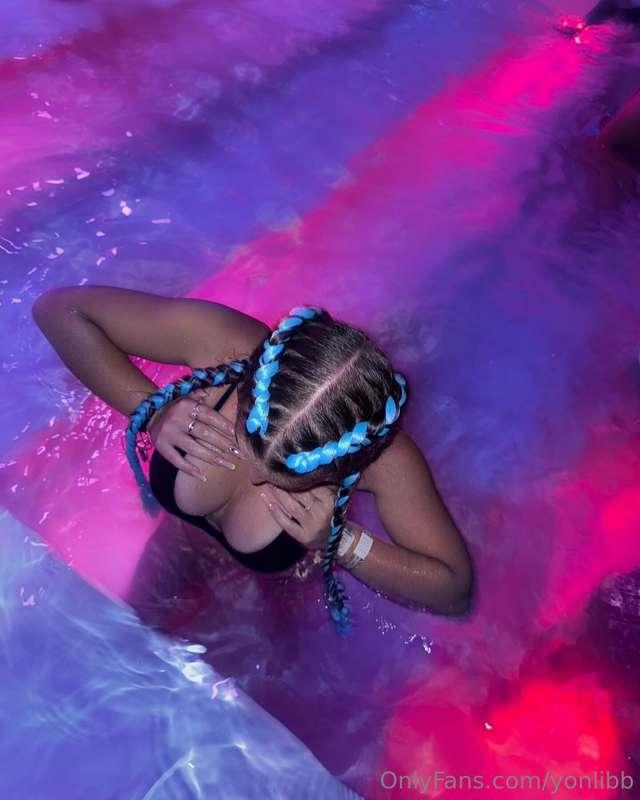 imagine what i send and post on my VIP page ;))) @yonlibarry..