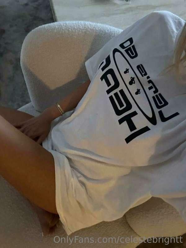 Big t shirts relaxing at home >>>