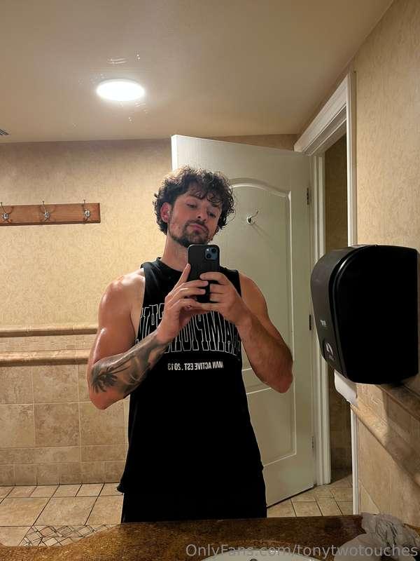 How do you guys feel about the long hair? 👀