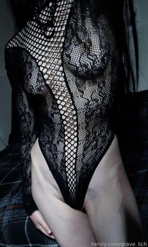Goodnight, everyone! But maybe first, I can show you something! 🤭

#fyp #lingerie #fishnet #bodysuit #collar #submissive #pussy #hairy #metalhead #metal #goth #alt #petite #smalltits #smallboobs #pale #bdsm #masochist #masochism #biting