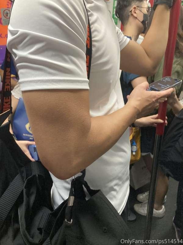 你想要邊個系列🤤白tee突lin篇☺️