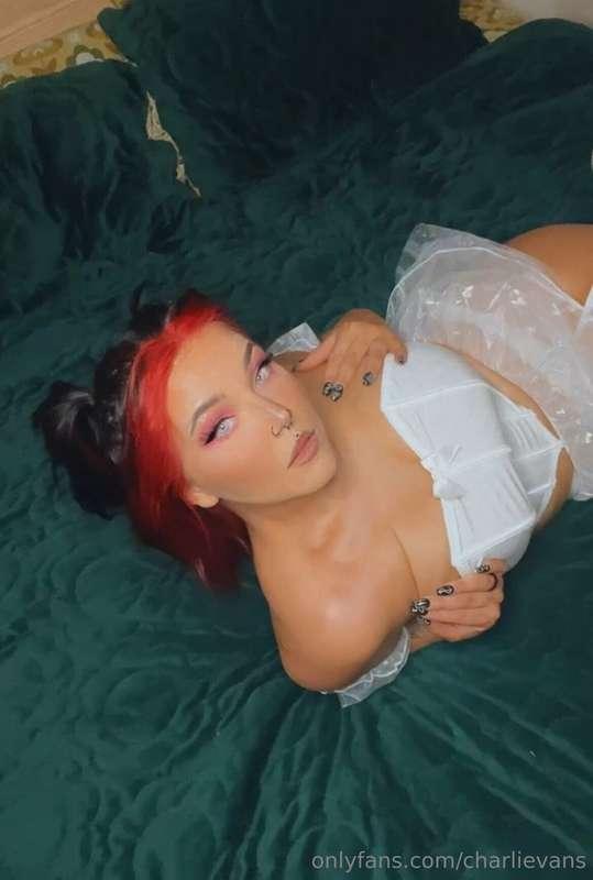 do you think i’m hot?🥵
