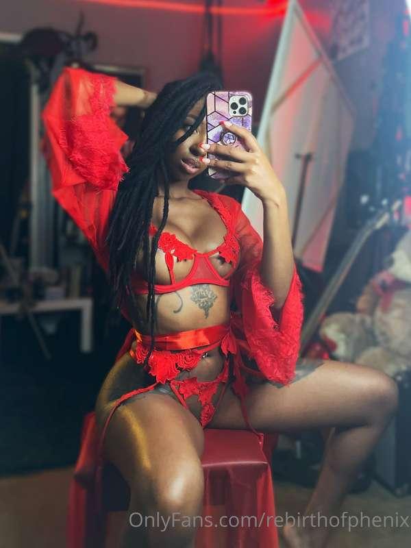 all red baby 💋