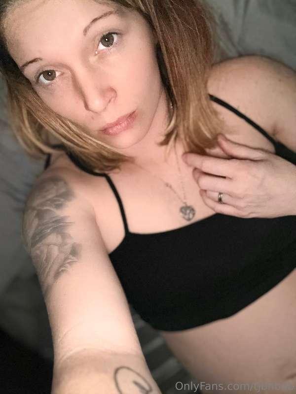 Stuck in bed titty’s. 
Really not doing so hot guys. 
Send $..