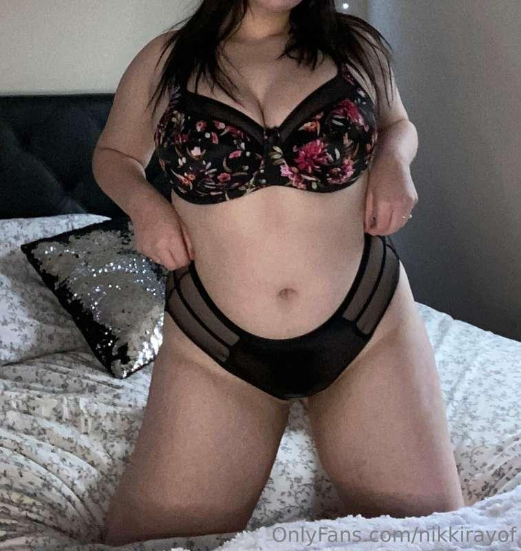 Oops, my bra fell off🙈🥵🍒