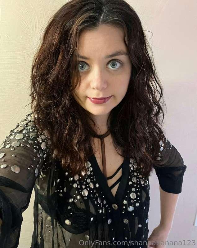 15 new pictures of me in outfit and lingerie that I wear (an..