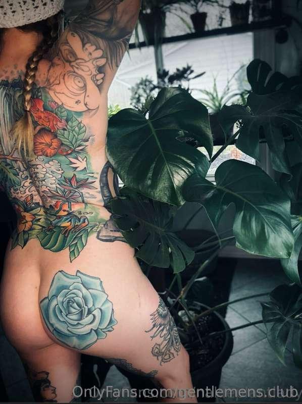 Follow @nakieplantlady 💋 420 friendly, potterhead, quirky, t..
