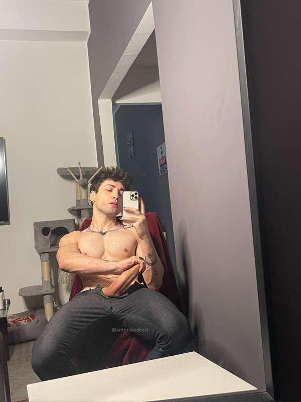 Gonna post this on twitter later, do you see how I’m growing..