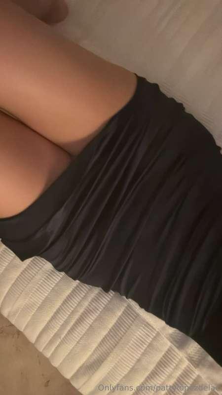 1-2-3 😈😈😈Me encanta usar vestidito sin nada abajo… 💦