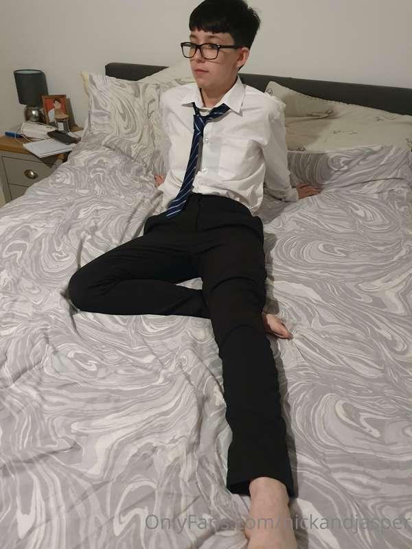 Naughty school boy 👦