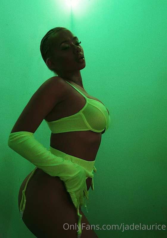 The theme this week is green! 
I think it looks so good on m..