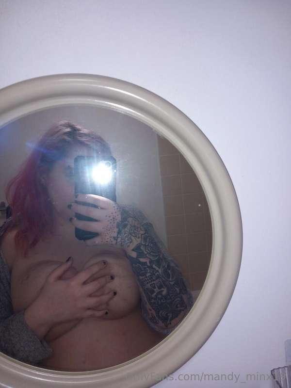 🖤❤️ Subscribe to this bisexual Goth gamer plus size beauty ❤..