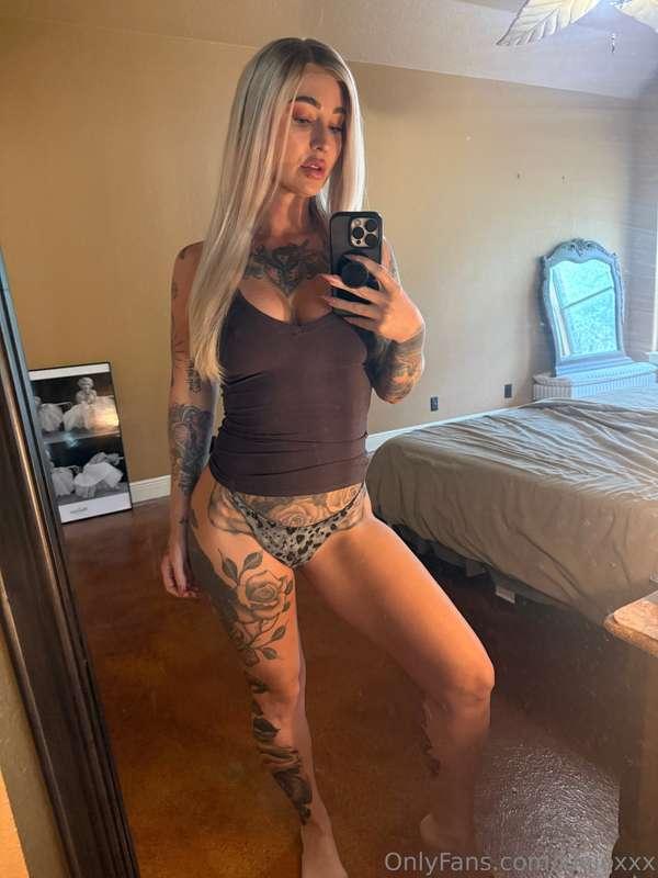 I look innocent… until you touch me 😈💋