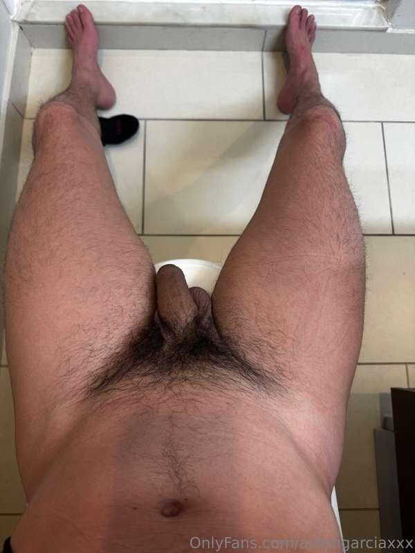 Does someone want to come smell my bush 