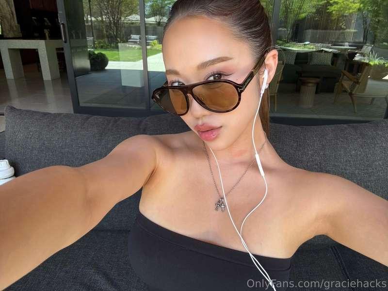 Don’t forget, I’m going live tonight at 7PM PST! I better se..