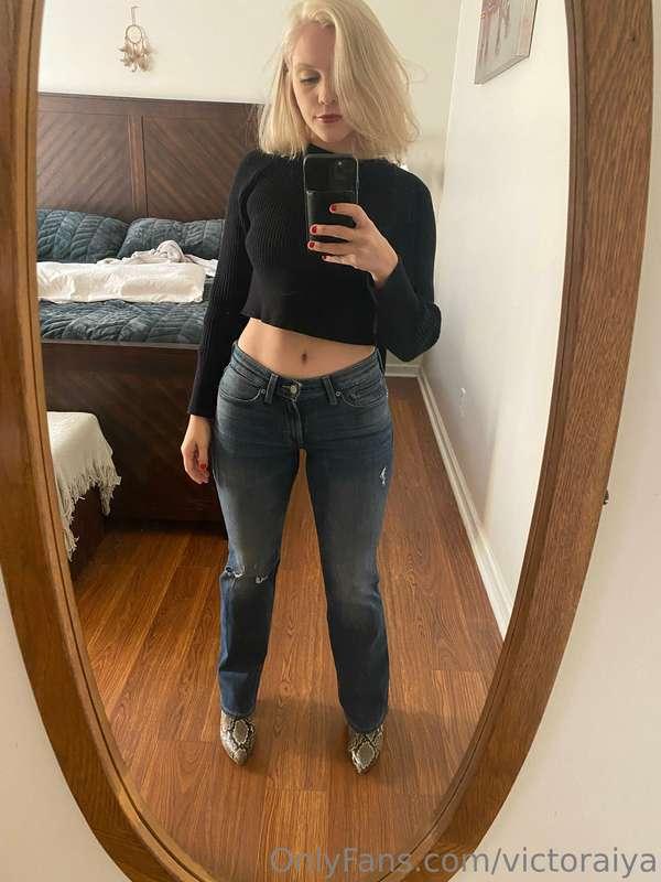 What your favorite part about the holidays? 🖤