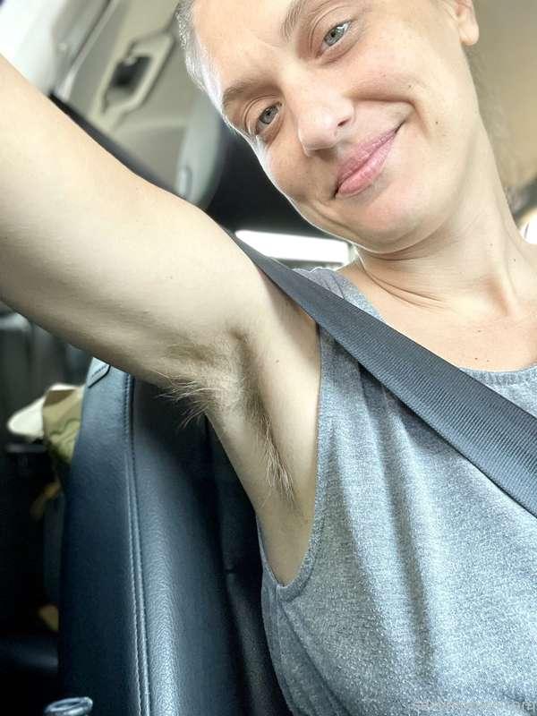 Armpit selfie from the car!