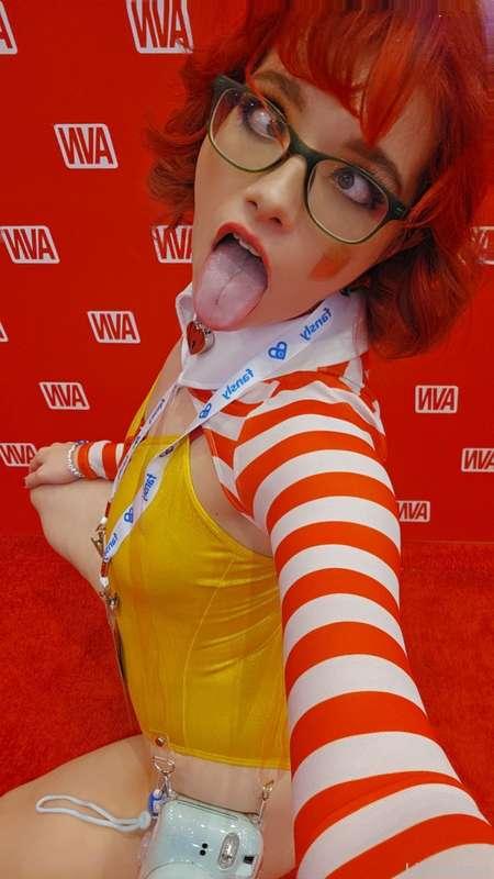 Omg I had so much fun on my first Day at AVN!!! Can't wait to see who else i meet hehe



#fyp #petite #cosplay #outdoor #tiny #public #young #redhead