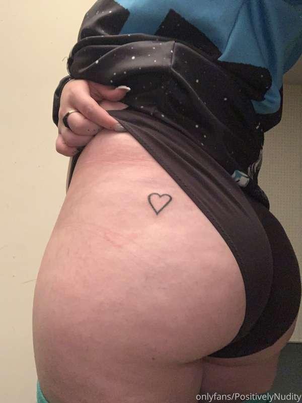 I got a new tattoo 🥺🥺👉🏻👈🏻 What do you think? ❤️