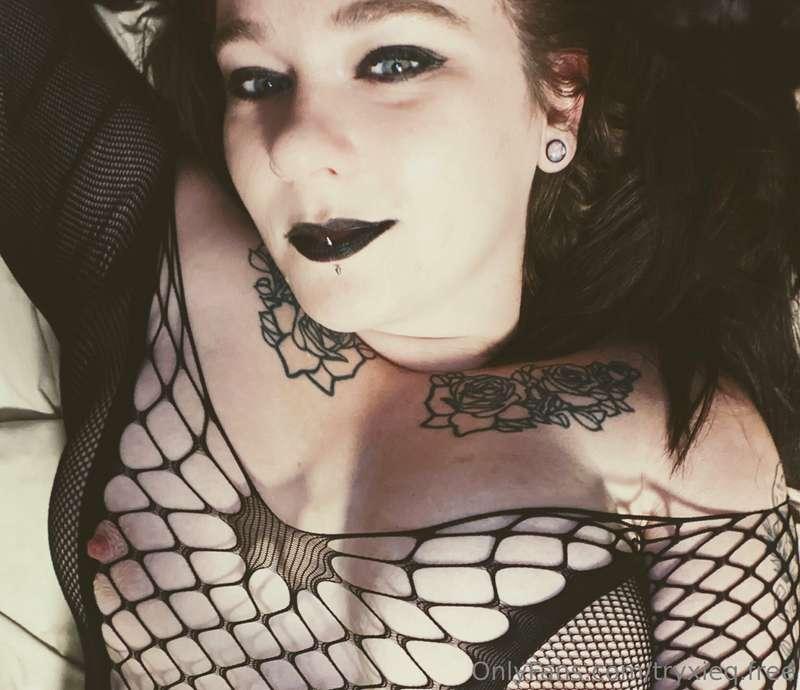 Check out my paid content below 👇 or subscribe to my VIP acc..