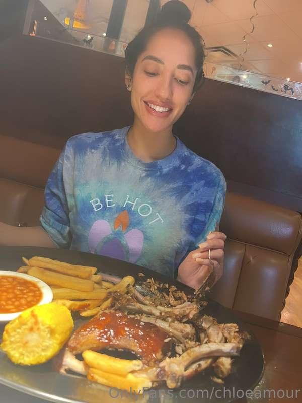This is how I like my meat 🍖. Wanna bone?