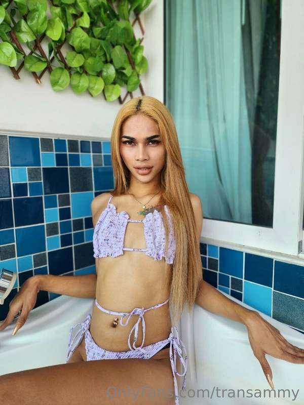 come undress me 👅