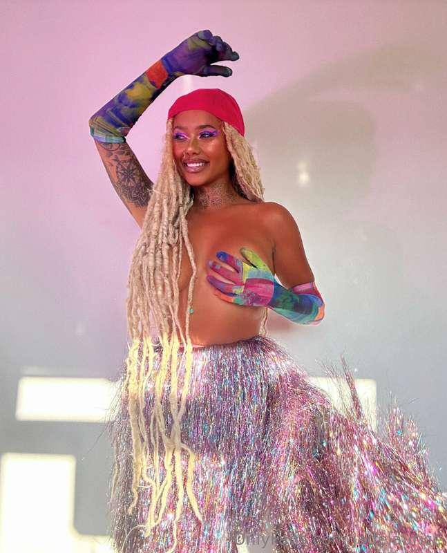 Dancing fairy 🧚🏽‍♂️