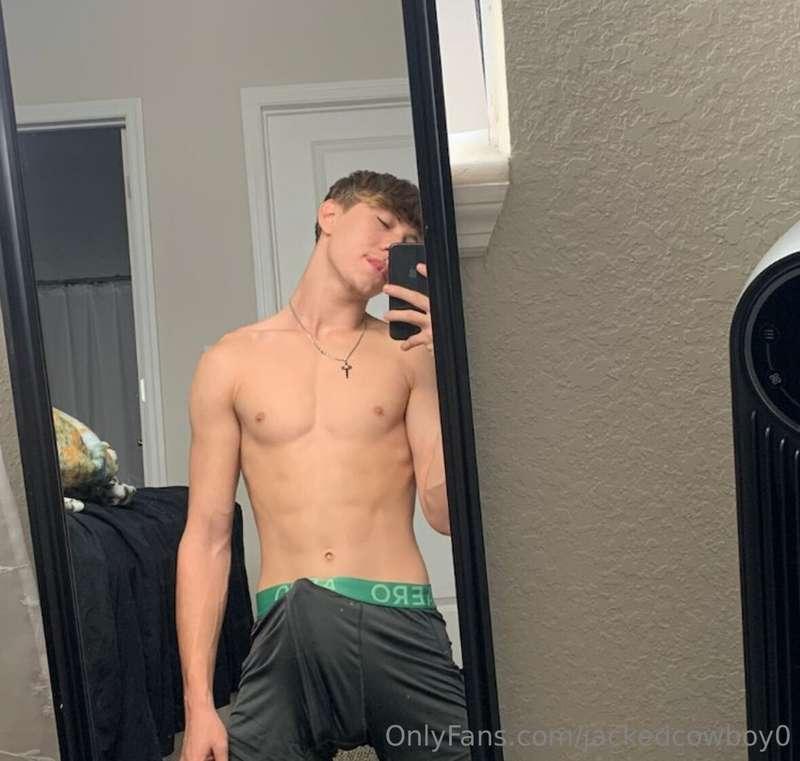 Sub to my friend @mrnxbody2 he is posting full nudity on his..