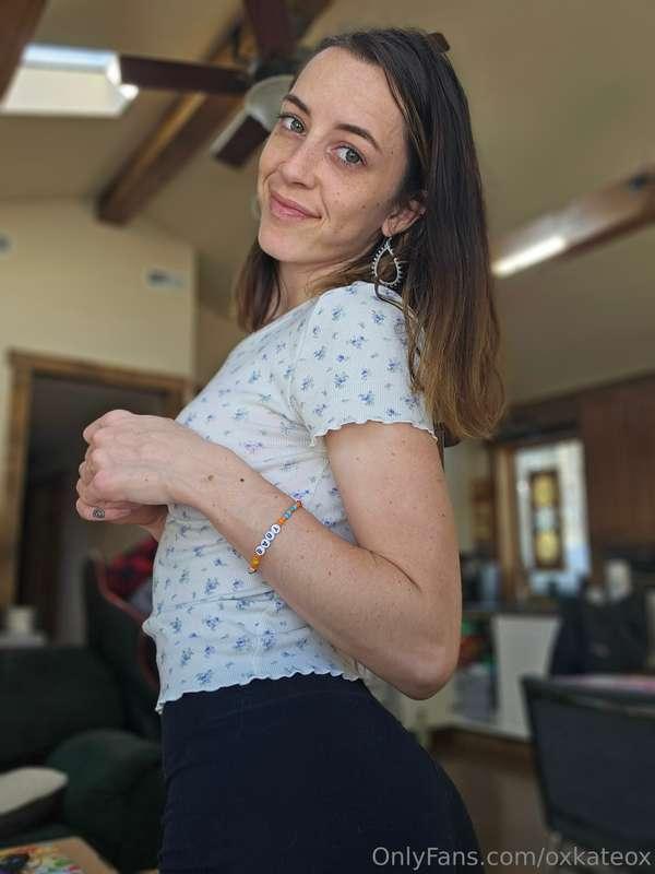 Do you like small tits? 😜
