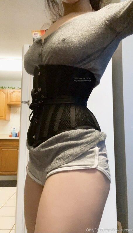 more corset pictures cause you seemed to like them :D