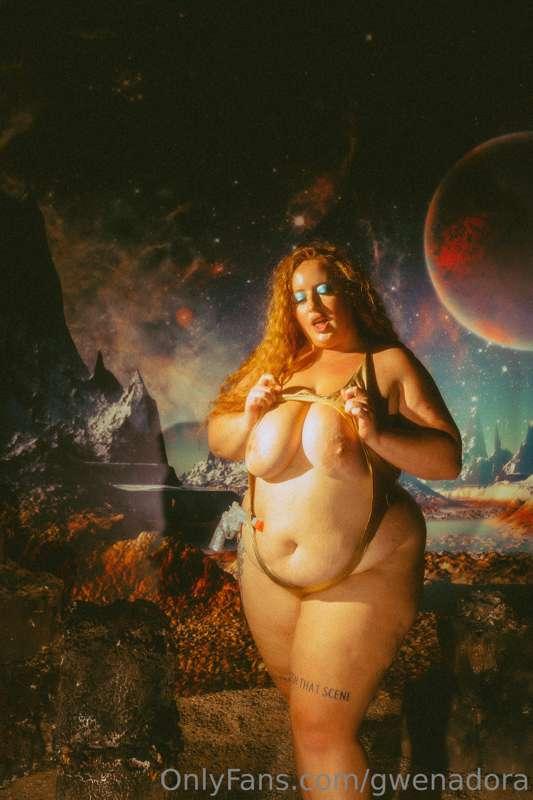 Can you see my space titties?
