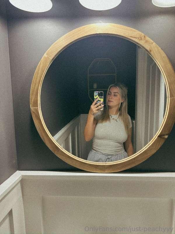 Forever in my mirror pic era