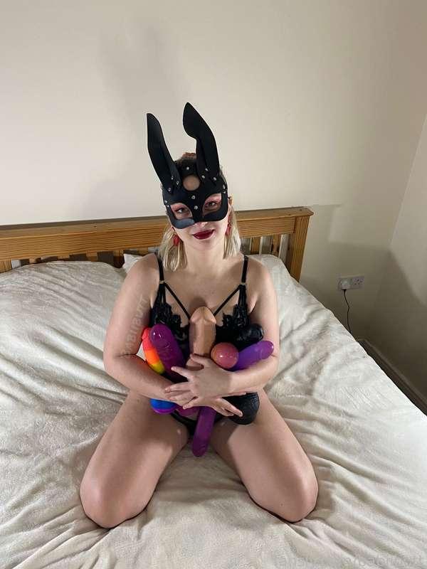 Holding my toys like they’re my children 🥰

#anal #stretching #gape #bigtoys #baddragon #kink #fetish