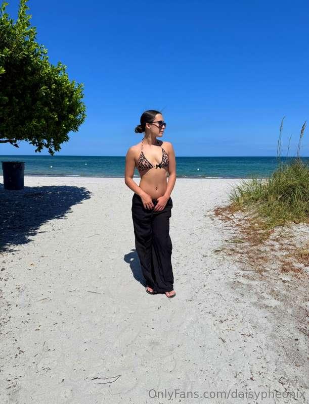 Looking like trouble under the sun 😘