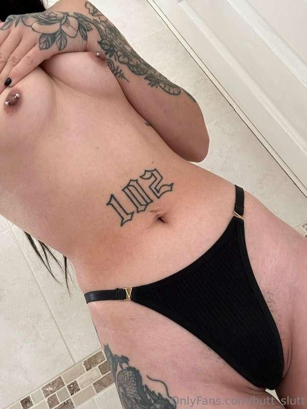 Good morning have some titties and side lips 👄😋