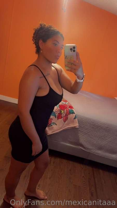 Hi baby drop an emoji below ⬇️