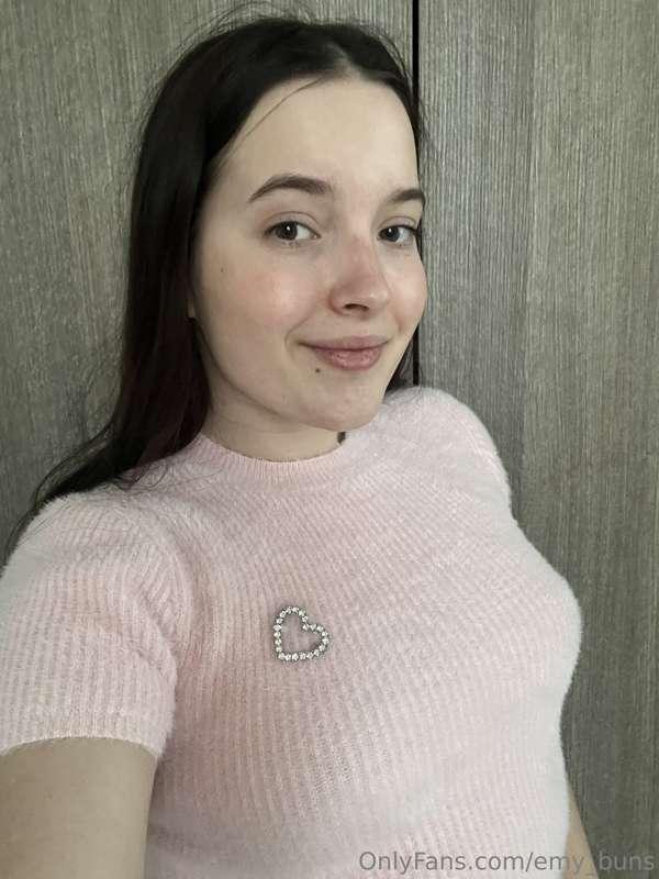 It's cold outside, we need to dress warmer🥰But, uh😈