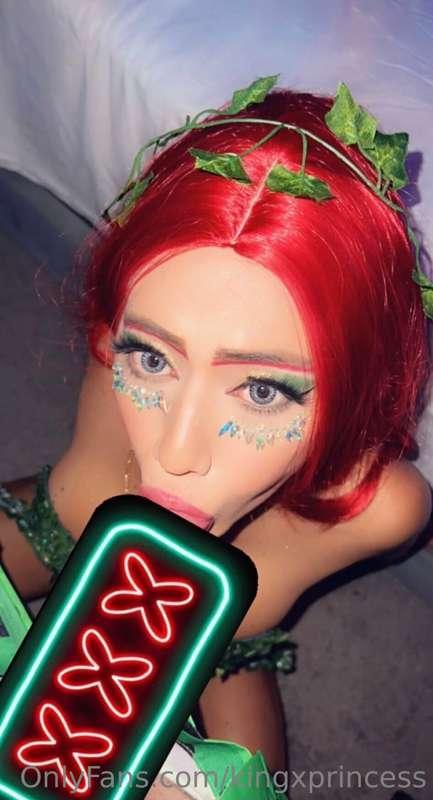 Poison Ivy - BJ & Fuck! (7min)Watch as I, the insatiable Poi..