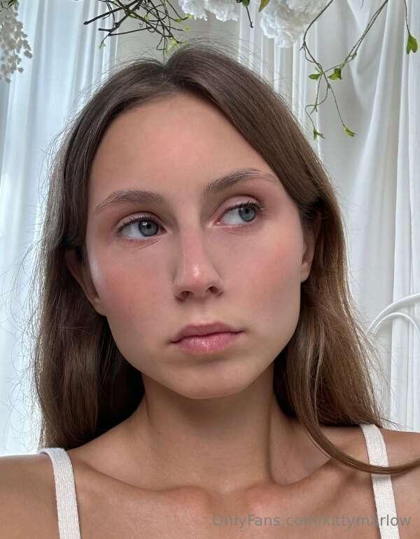 My cute little face. Do you like it? 😘