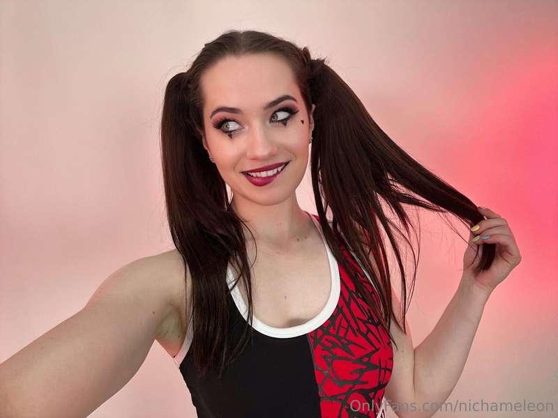 Hi puddin ;)  Let me pole dance for you! Don't miss the show..